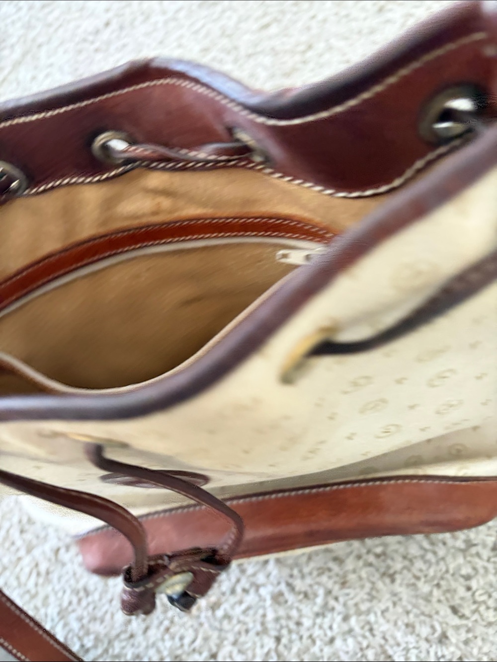 Vintage Pollini Cream and Brown Crossbody Drawstring Tote - Picture 6 of 10